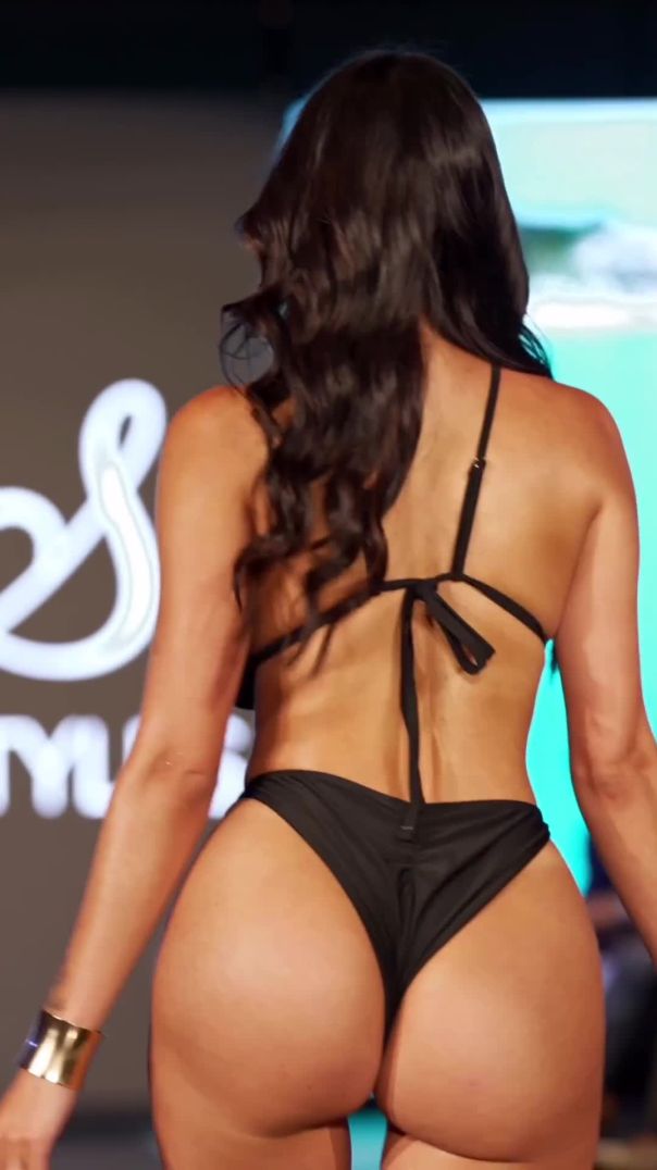 Perfect Ass In Bikini Show Waptap